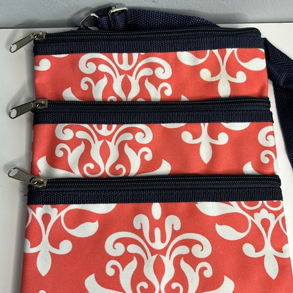 PURSE (CROSSBODY)*** - Picture 3 of 4